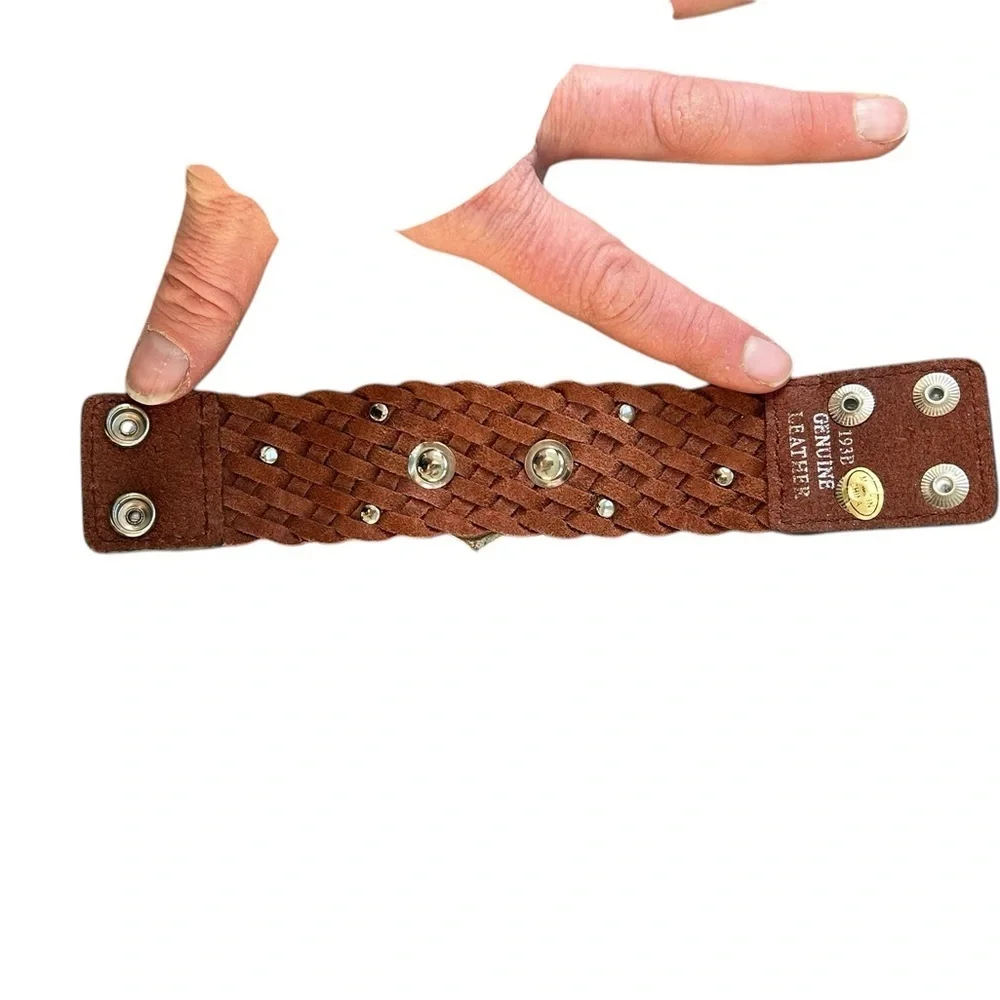 Brown Leather Snap Bracelet‎ w/ Rhinestone Flower